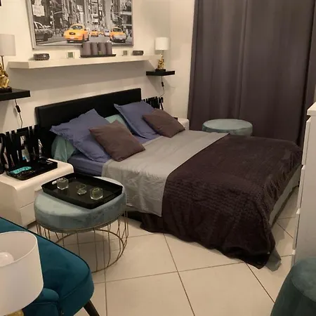 Chambre Dans Appartement Moderne Guest House Mentona