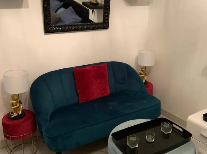 Chambre Dans Borrigo * Ментона